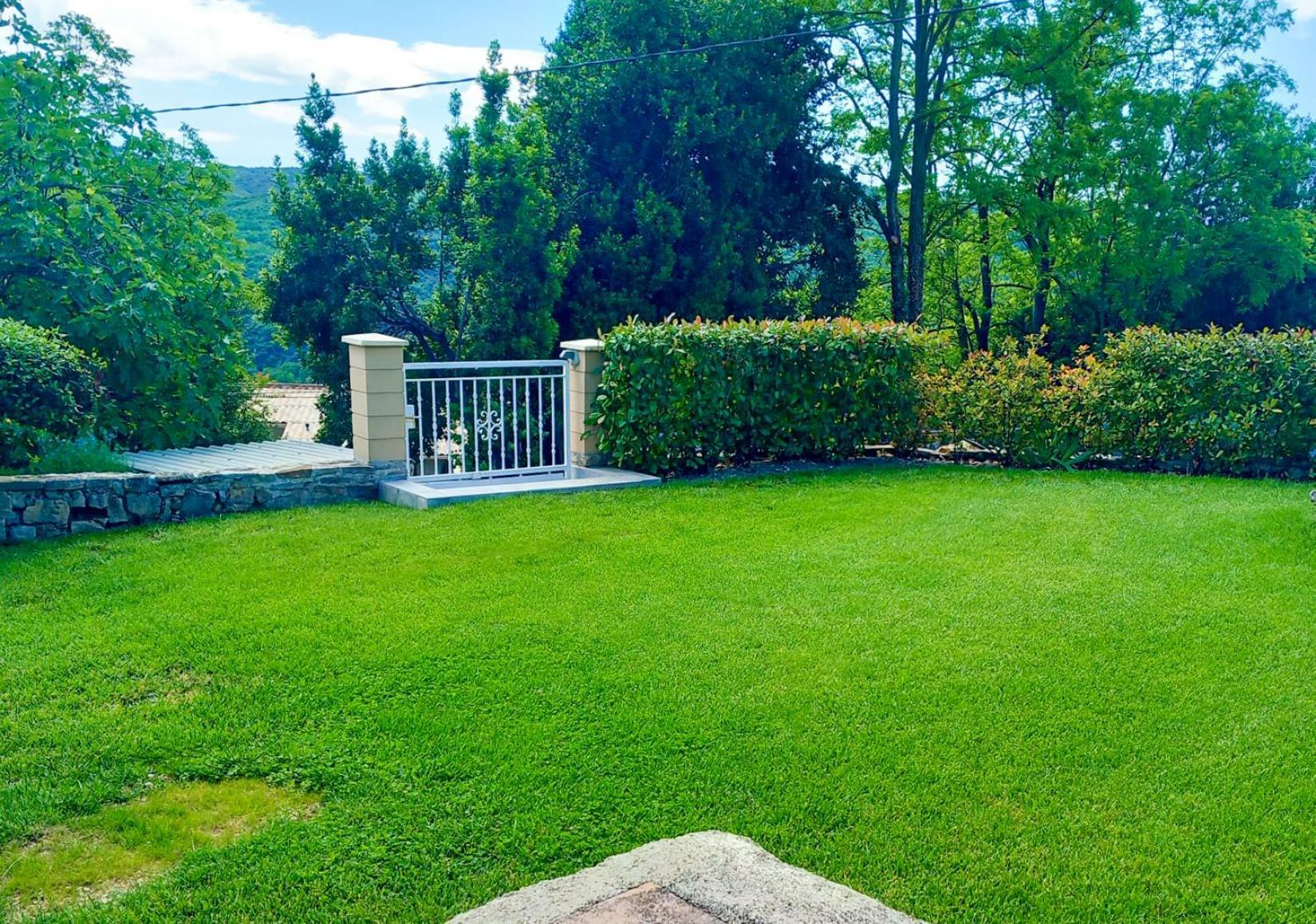 Escapade A Lodeve La Paisible Apartment Ngoại thất bức ảnh